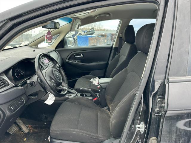 KNAHT8A35H7188144 KIA Rondo