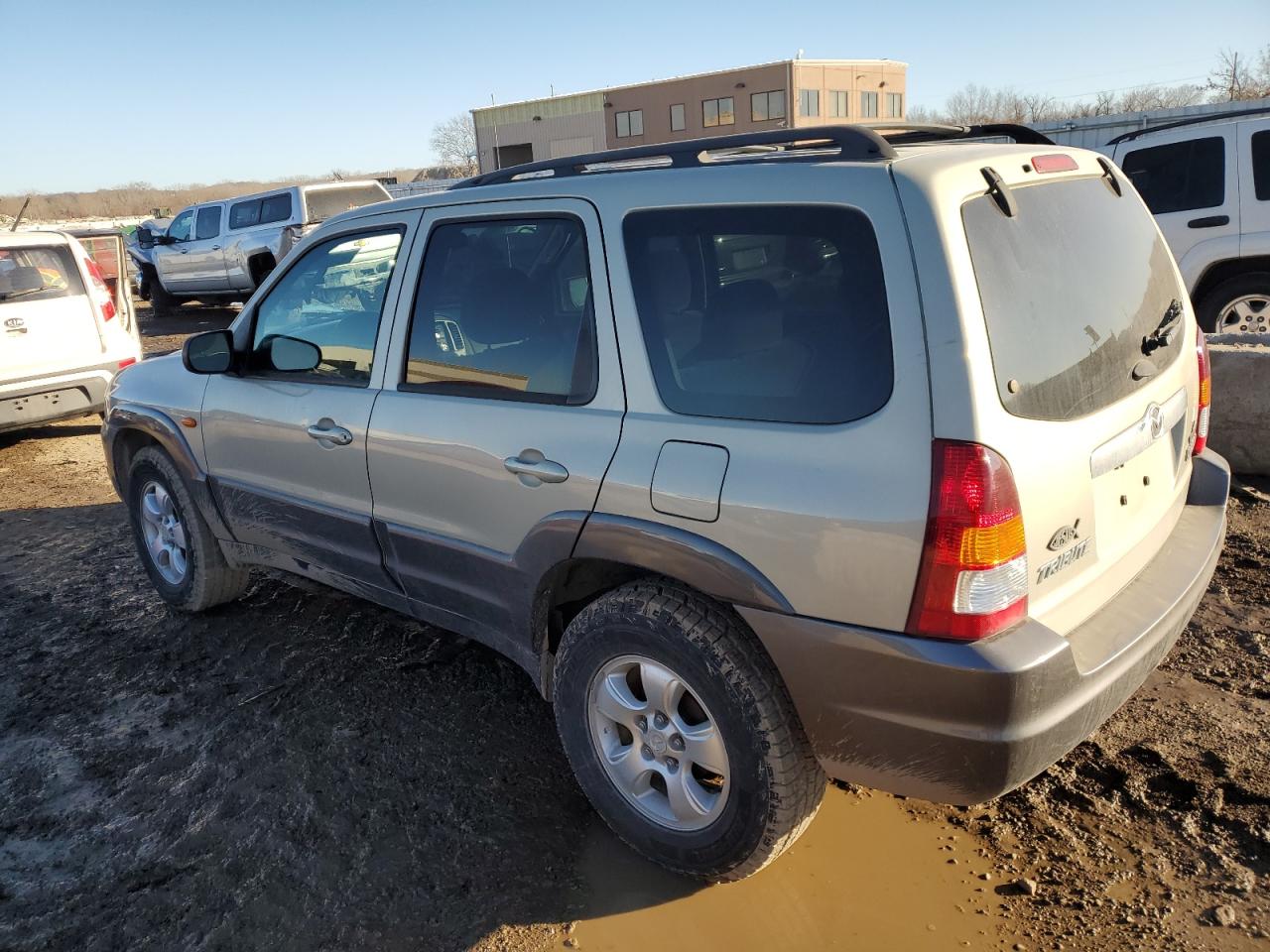 2004 Mazda Tribute - Image 2