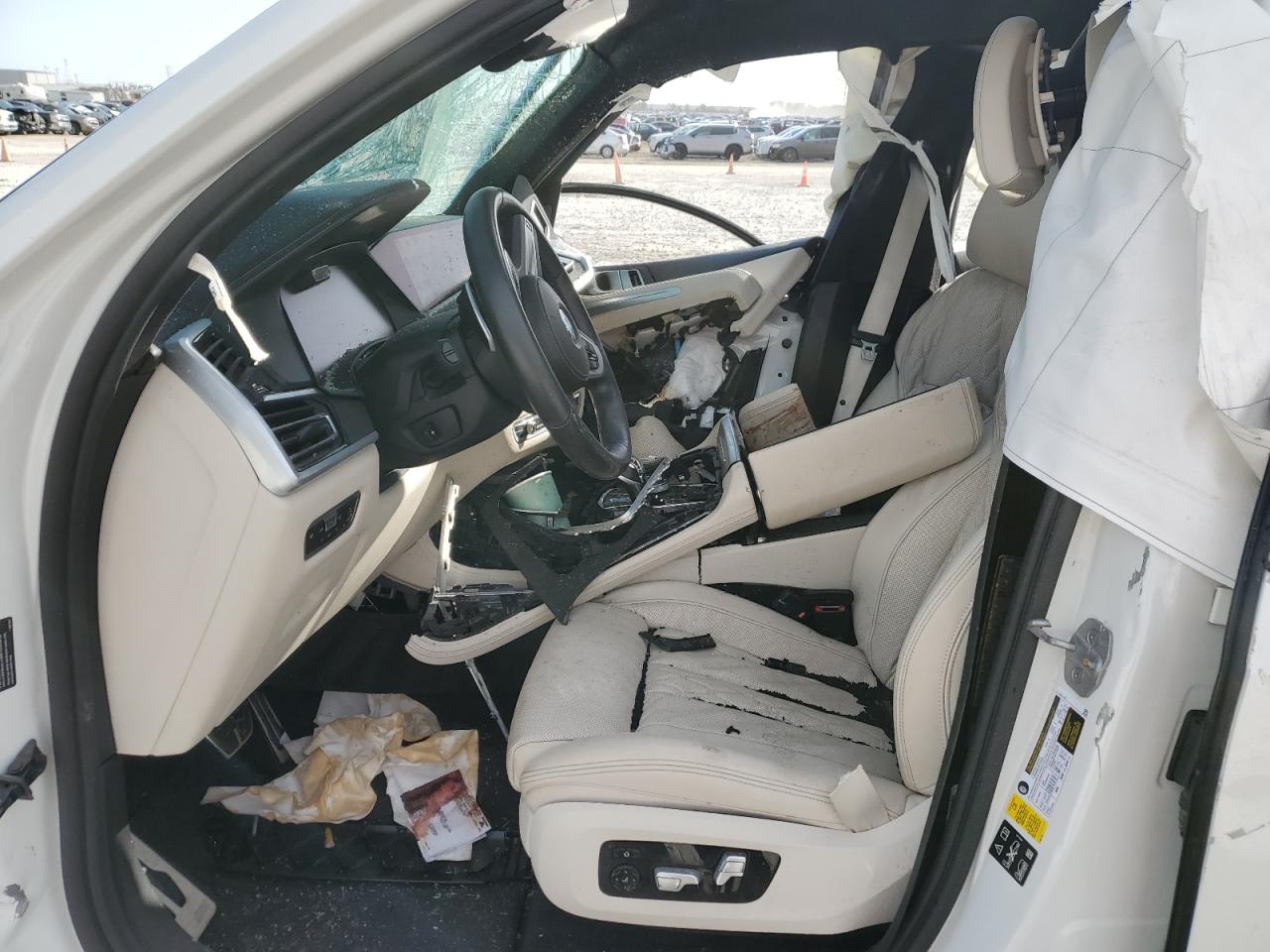 2021 BMW X7 - Image 7