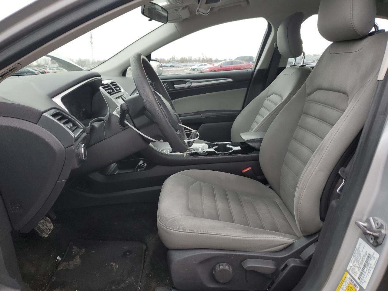 2015 Ford Fusion S VIN: 3FA6P0G72FR165345 Lot: 40400624