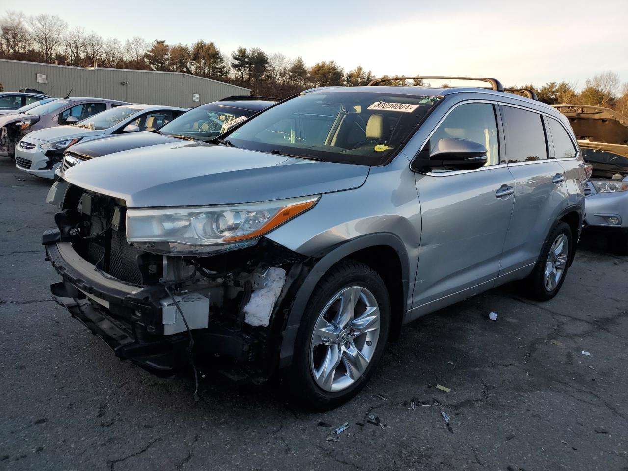 2015 Toyota Highlander - Image 1