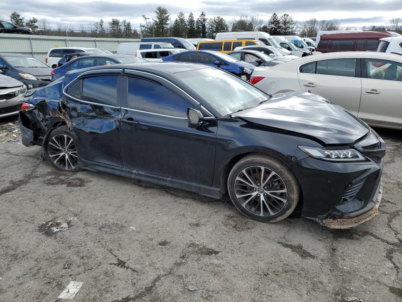 2018 Toyota Camry L VIN: 4T1B11HK4JU054649 Lot: 40033744