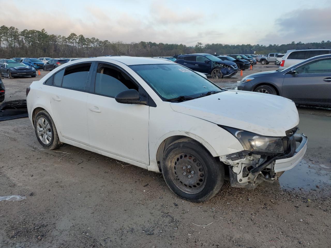 VIN 1G1PA5SH6F7142115 2015 CHEVROLET CRUZE no.4