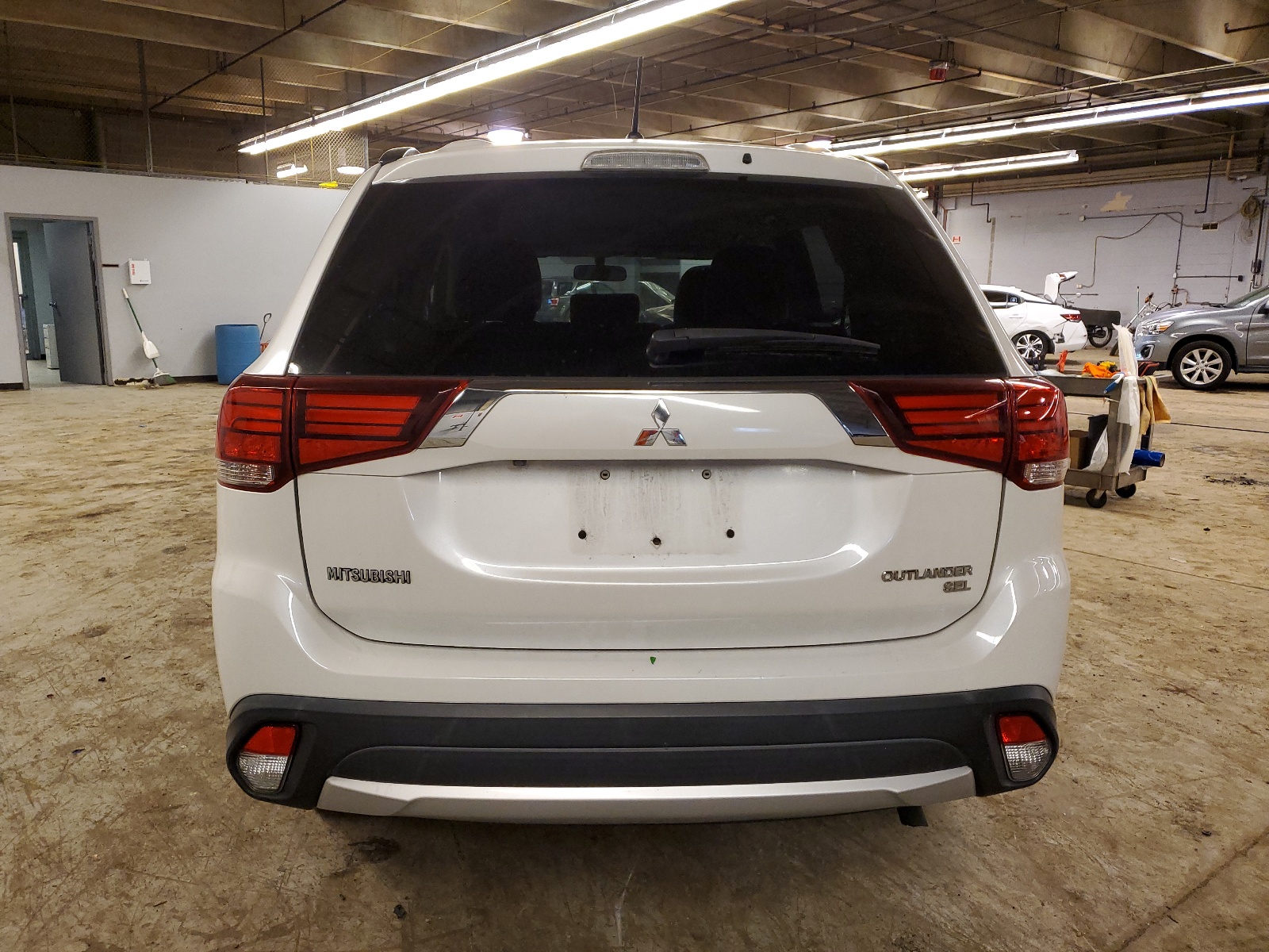 JA4AD3A38GZ065648 2016 Mitsubishi Outlander Se