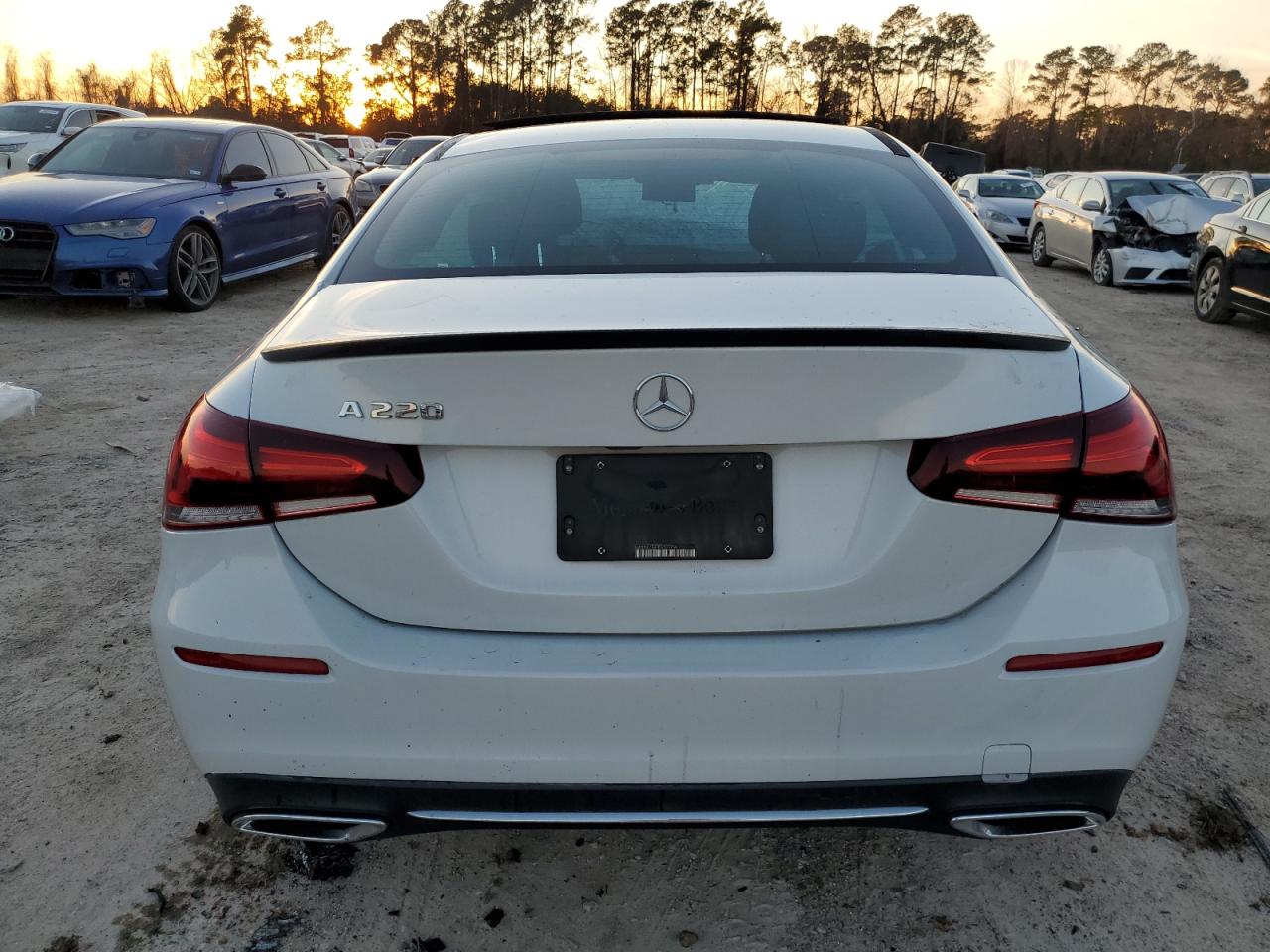 2019 Mercedes-Benz A 220 VIN: WDD3G4EB7KW023758 Lot: 40707674