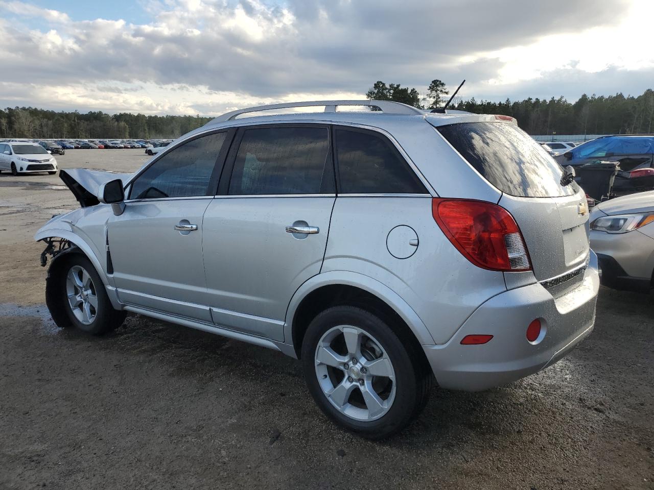 2014 Chevrolet Captiva - Image 2