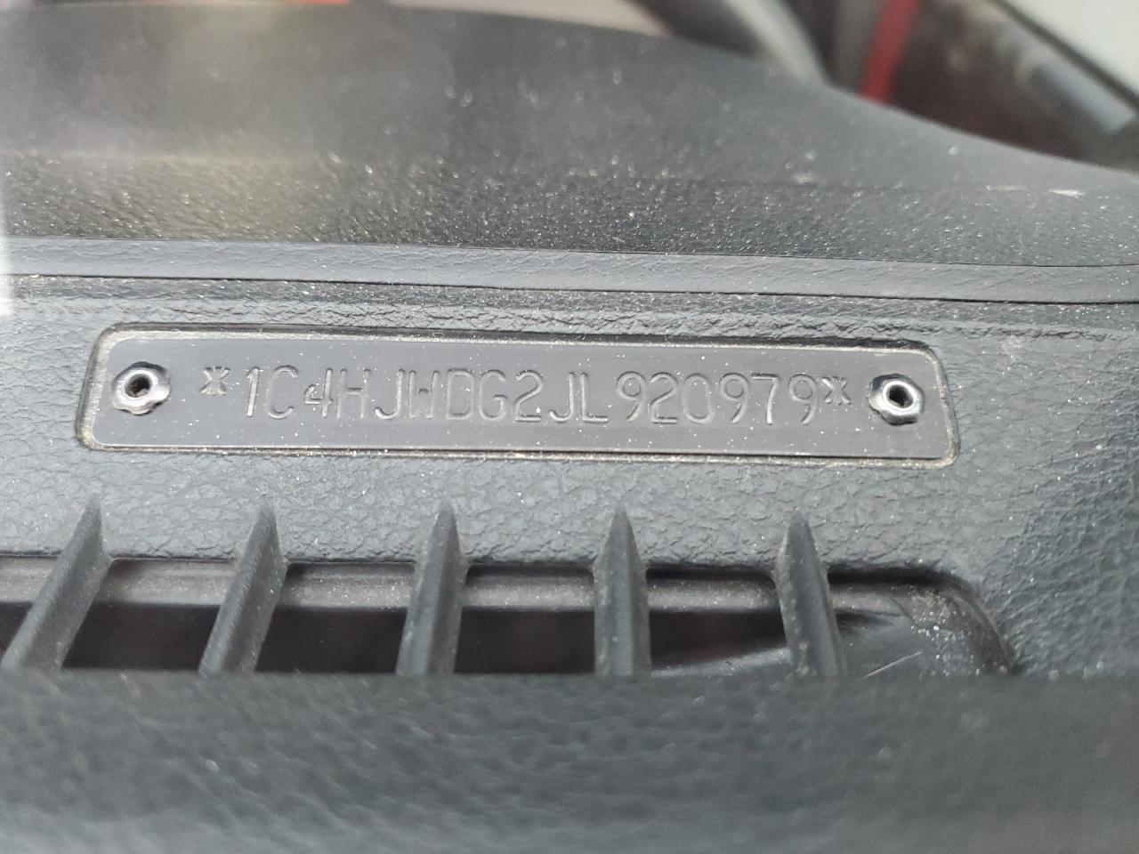 2018 Jeep Wrangler Unlimited Sport VIN: 1C4HJWDG2JL920979 Lot: 82116453