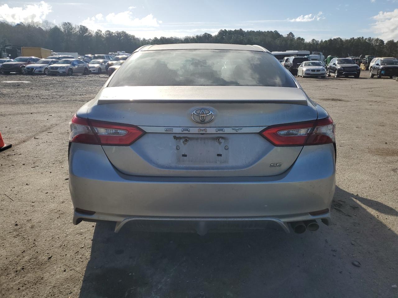 4T1B11HKXJU070094 2018 Toyota Camry L