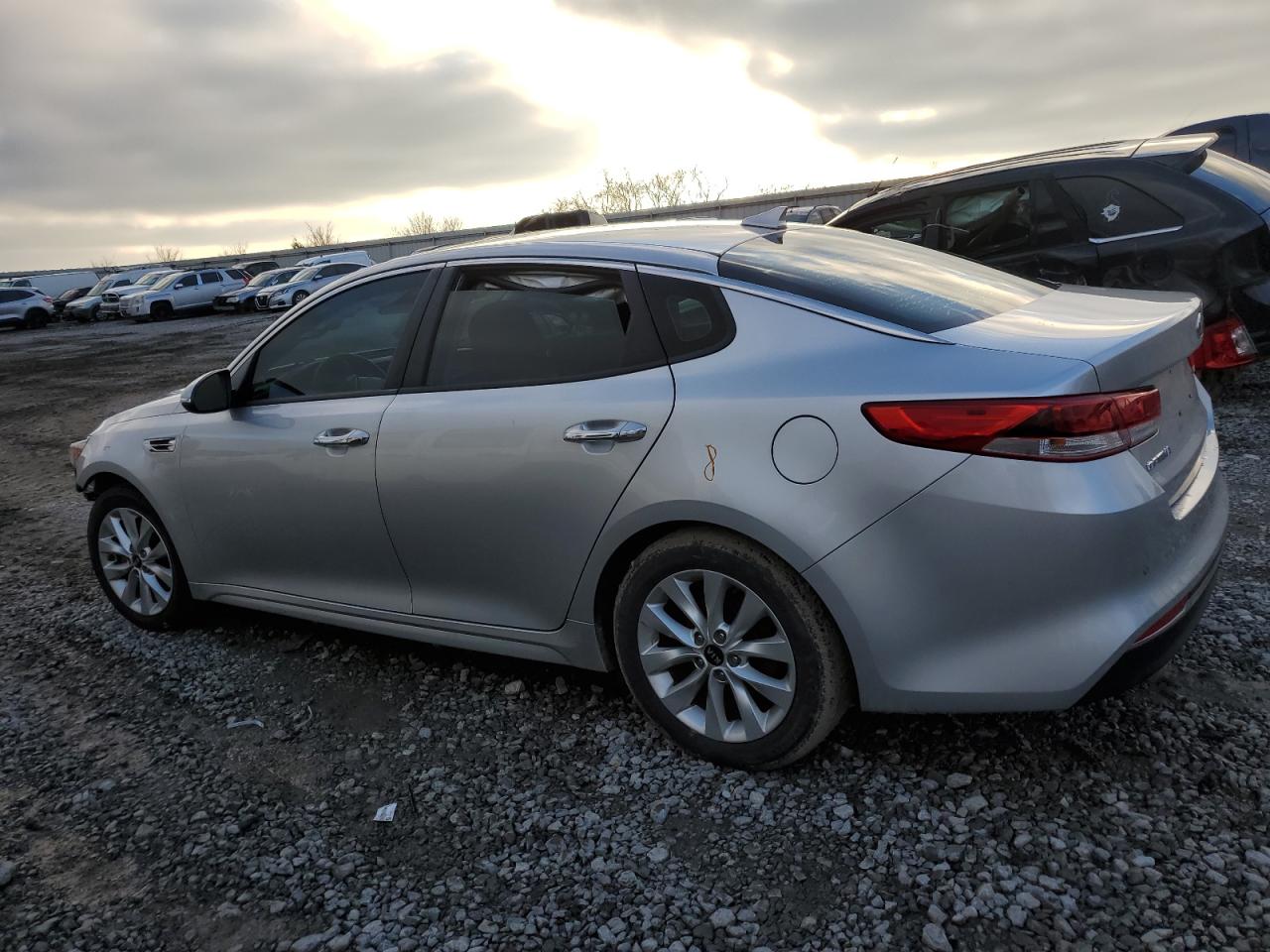 5XXGT4L39JG270718 2018 Kia Optima Lx