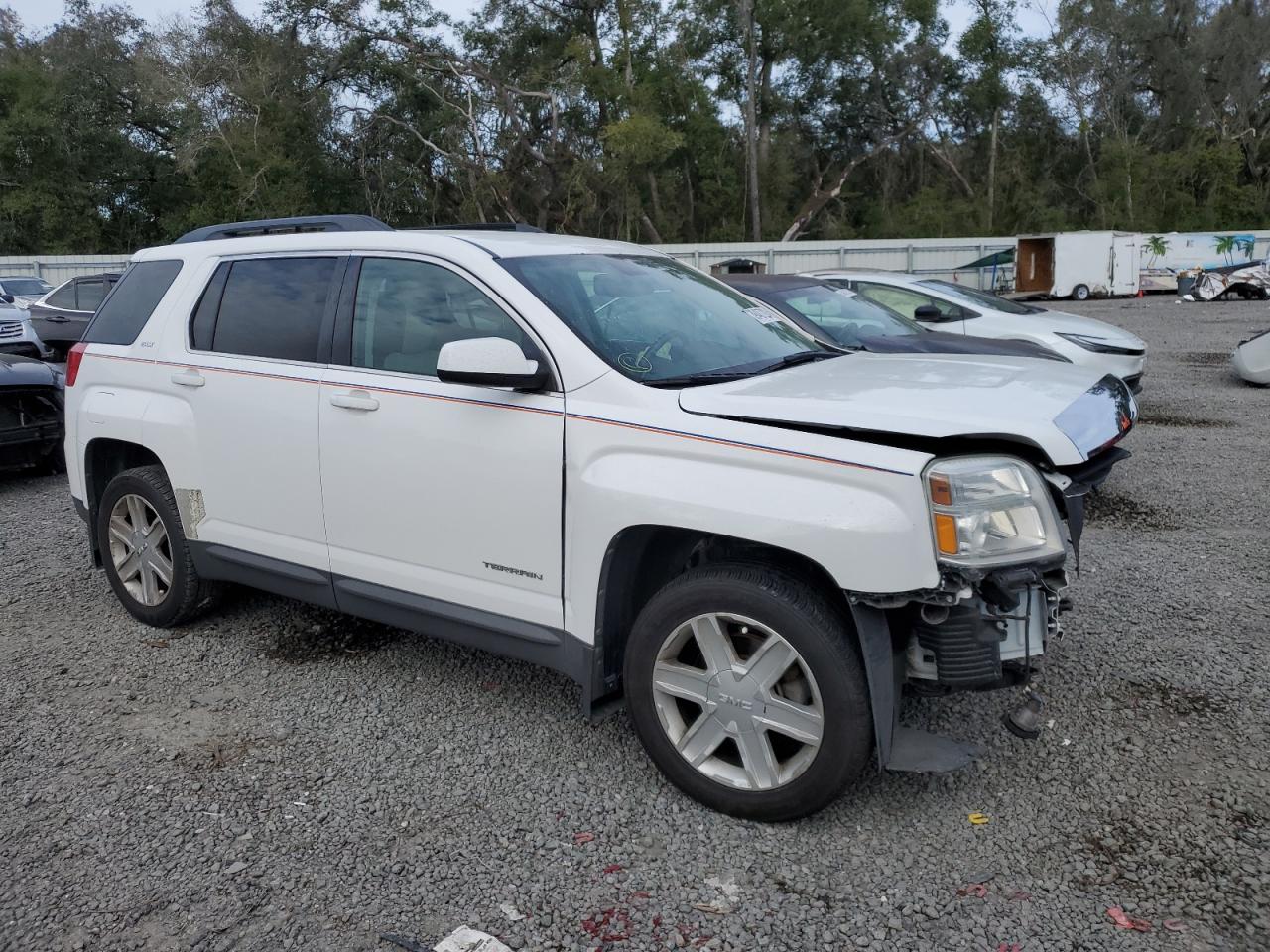 2010 GMC Terrain - Image 4