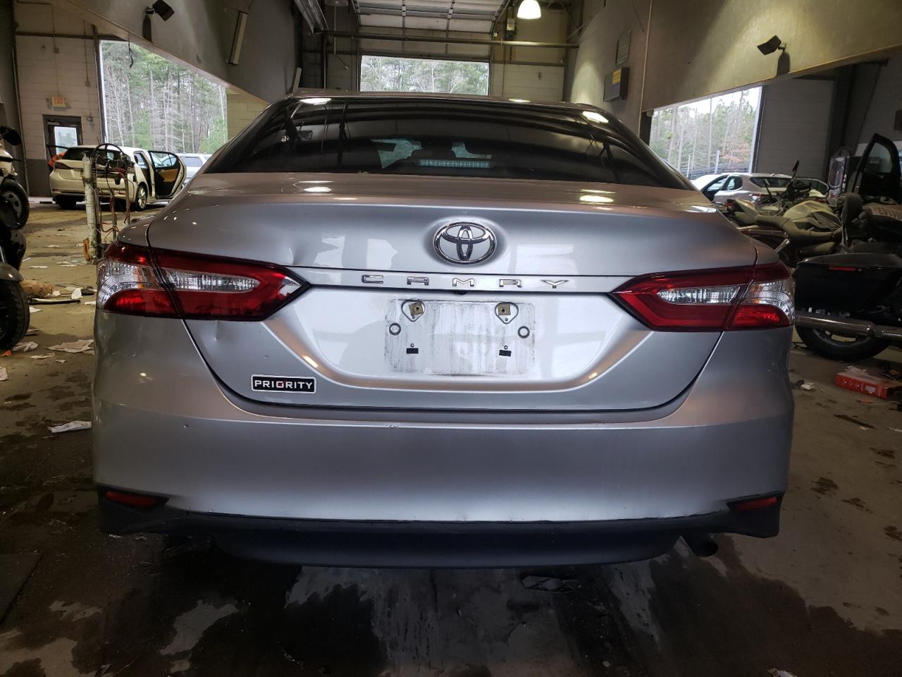 2018 Toyota Camry L VIN: 4T1B11HK7JU086091 Lot: 82023753