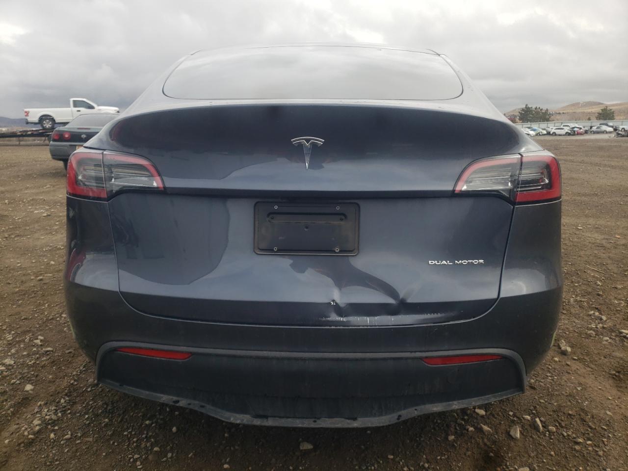 7SAYGDEE4PF637420 2023 Tesla Model Y