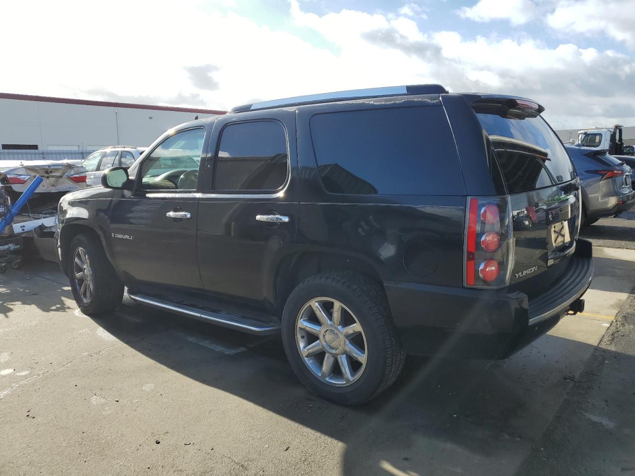 2008 GMC Yukon Denali VIN: 1GKFK63888J202099 Lot: 81801603