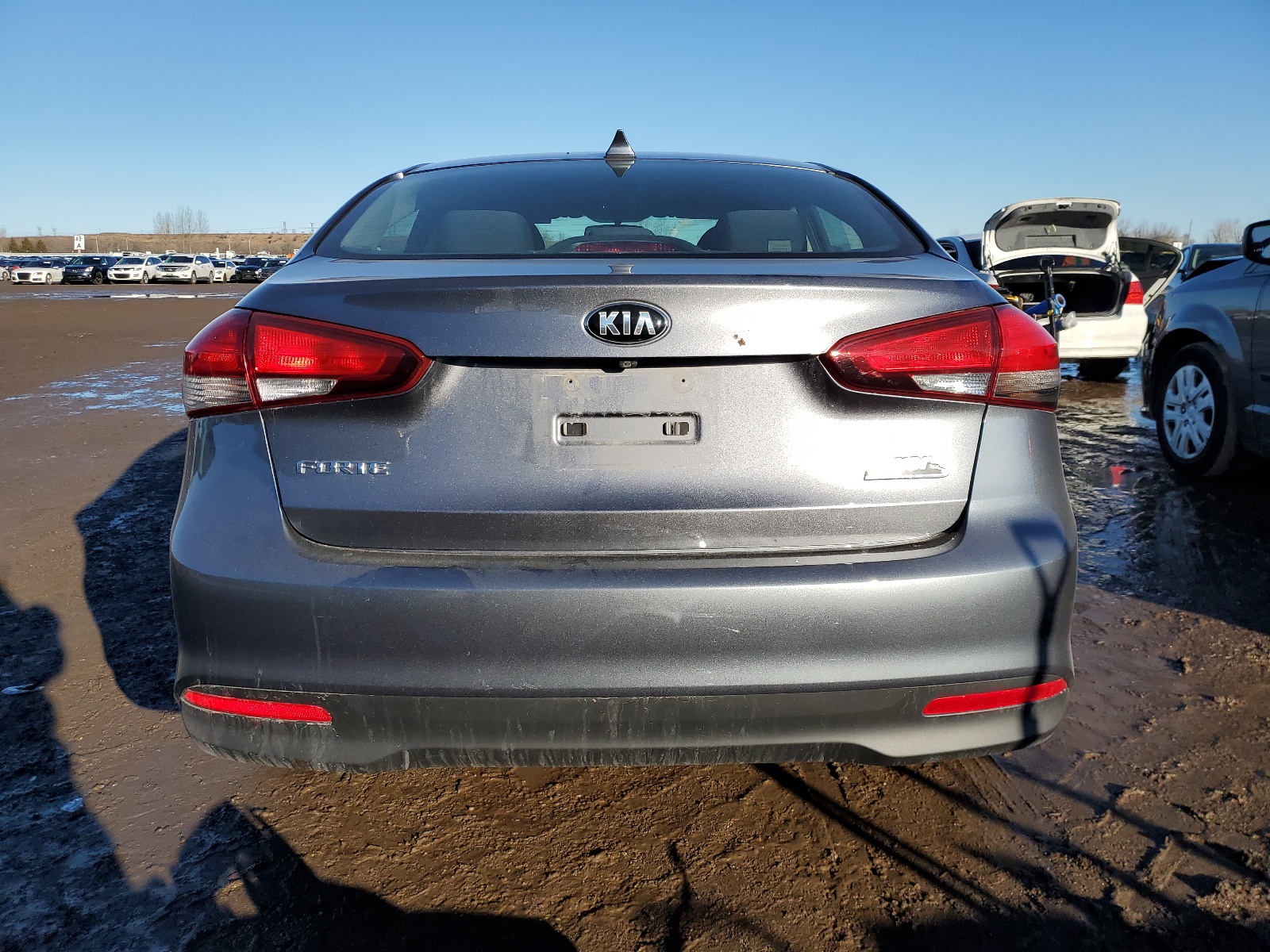 3KPFL4A72JE187643 2018 Kia Forte Lx