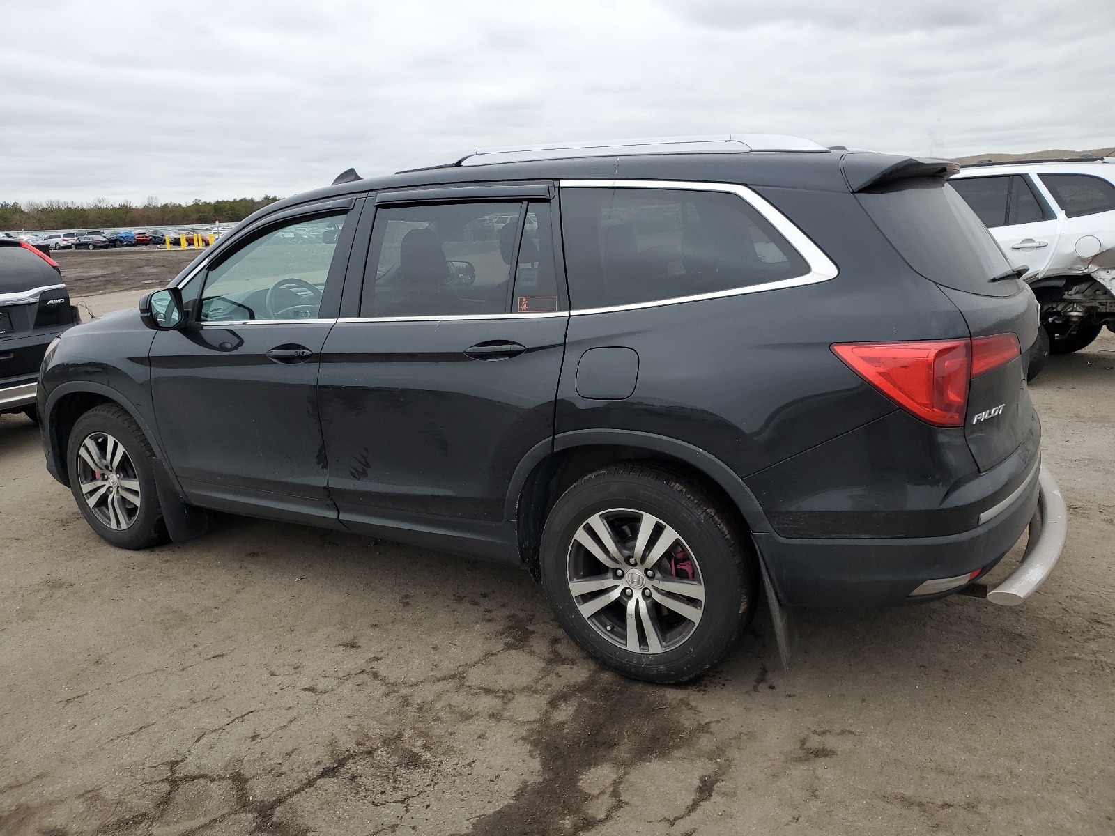 2016 Honda Pilot Exl vin: 5FNYF6H51GB119613