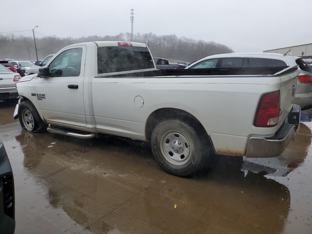 2019 Ram 1500 Classic Tradesman VIN: 3C6JR6DT6KG546812 Lot: 39211664