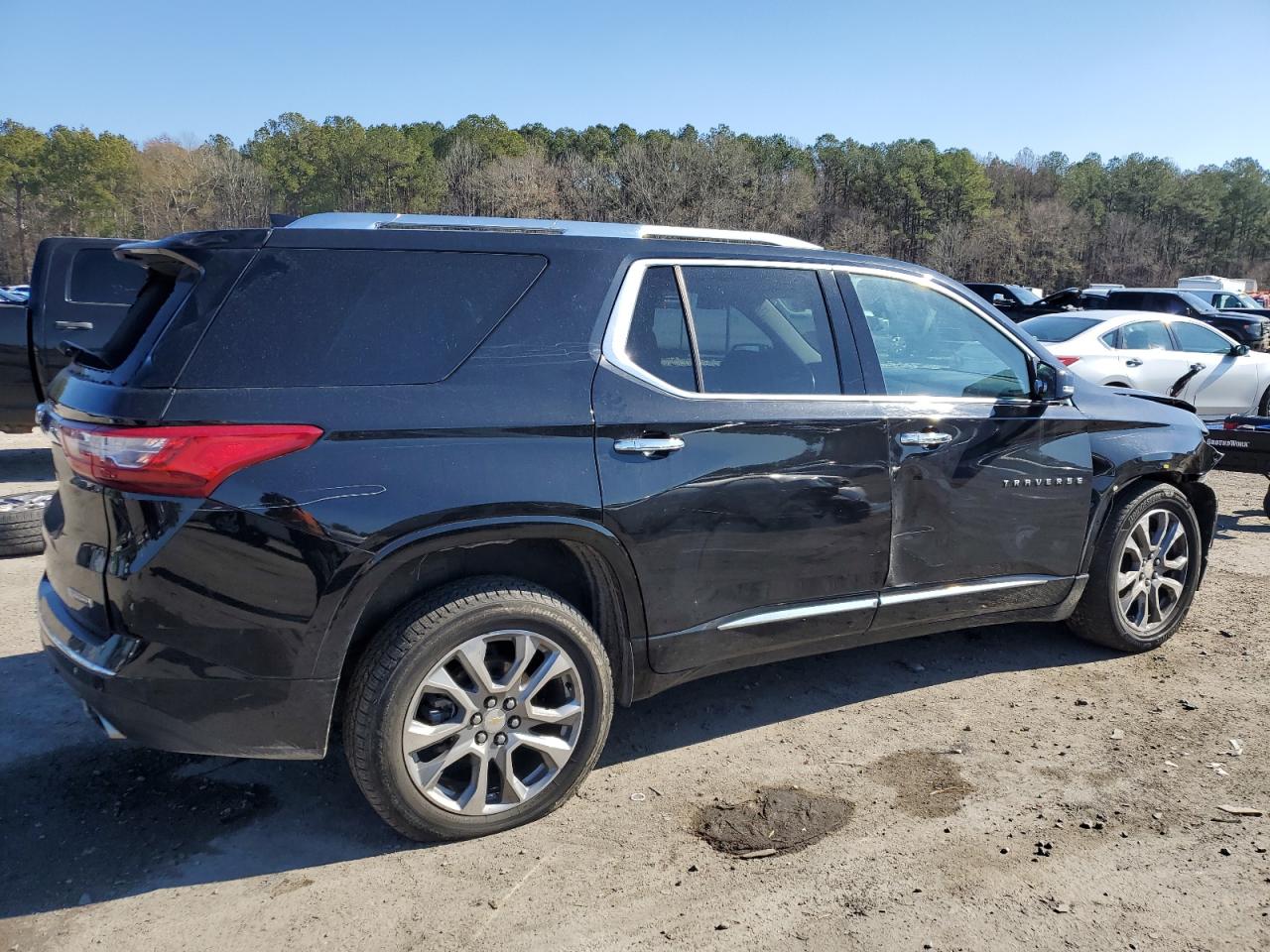 1GNERKKW4JJ140337 2018 Chevrolet Traverse Premier