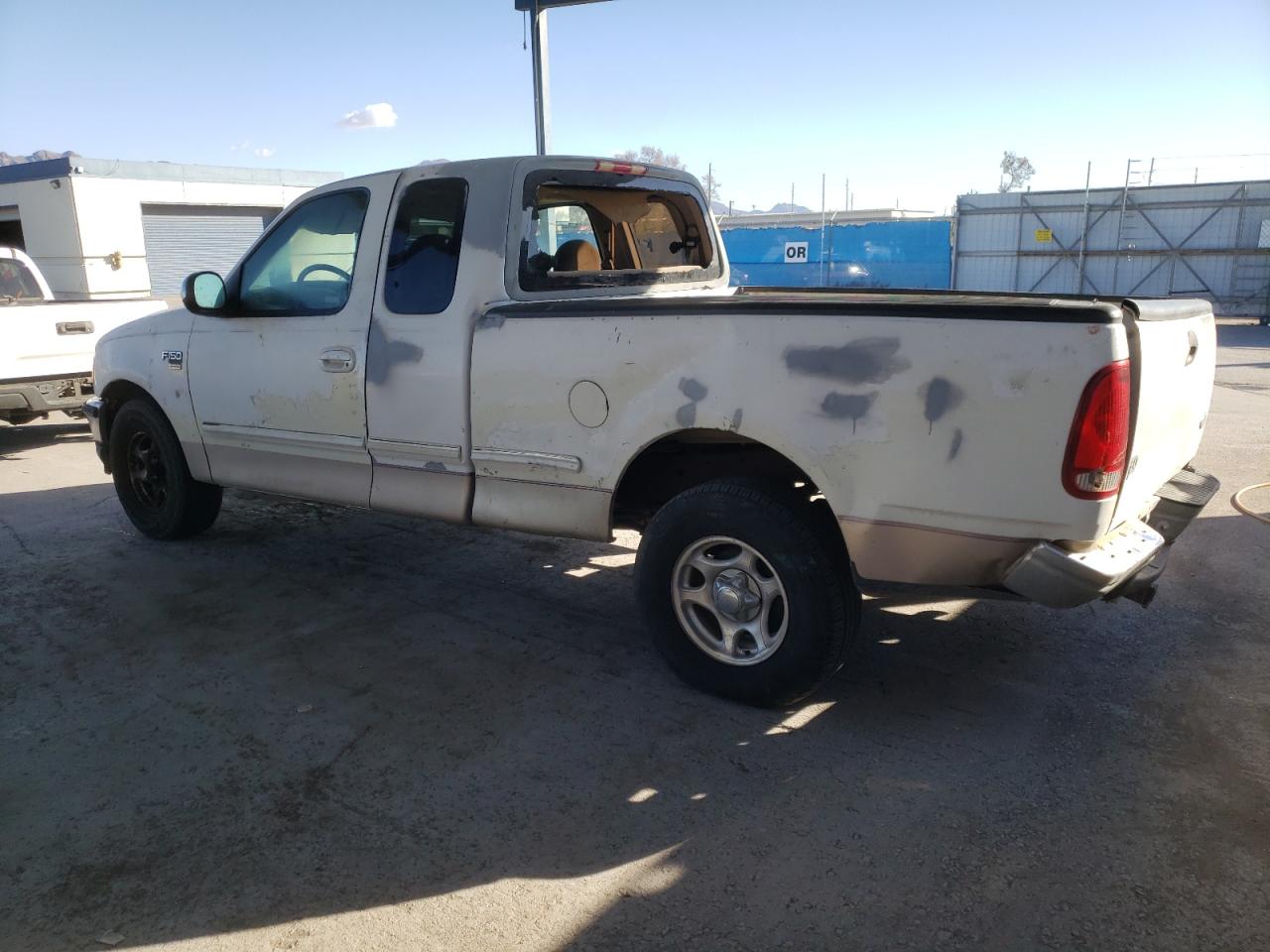 1998 Ford F150 VIN: 1FTZX17W6WKB43647 Lot: 82584183