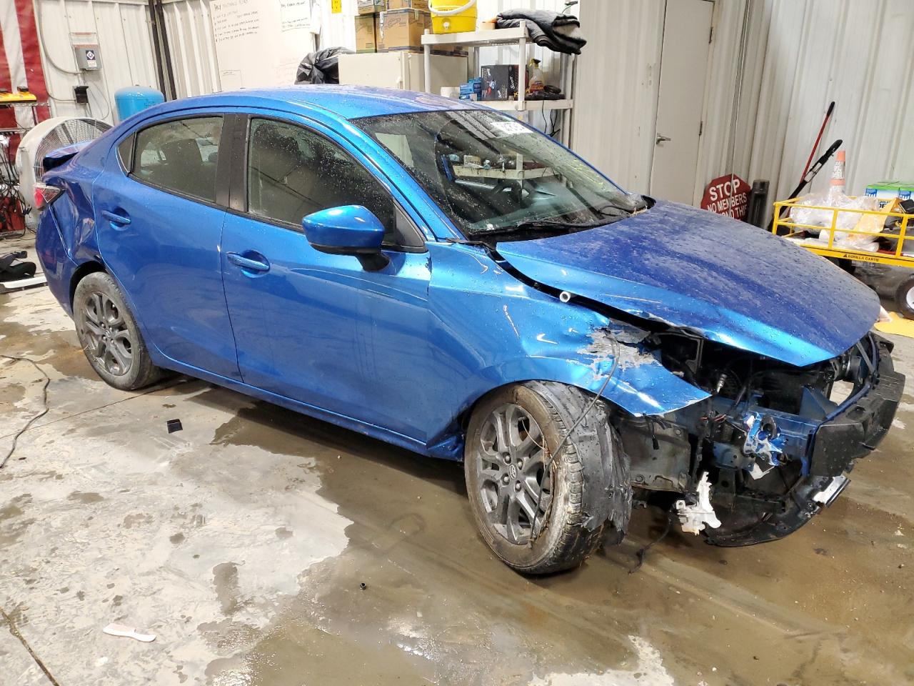 3MYDLBYV7KY516127 2019 Toyota Yaris L