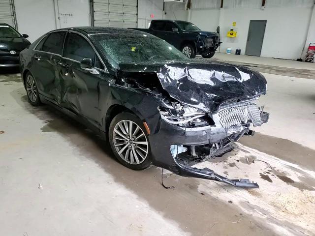 Седани LINCOLN MKZ 2017 Чорний