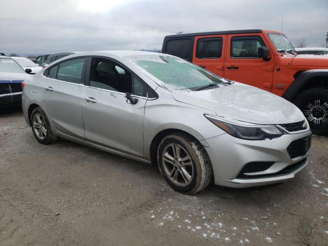 Sedans CHEVROLET CRUZE 2017 Srebrny