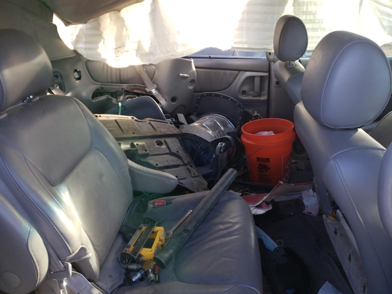 2006 Toyota Sienna - Image 11