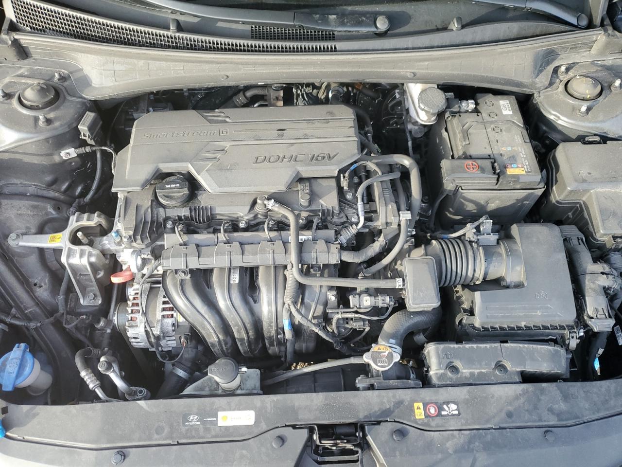 2022 Hyundai Elantra - Image 11