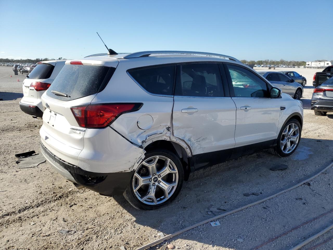 1FMCU0J92KUA52011 2019 Ford Escape Titanium