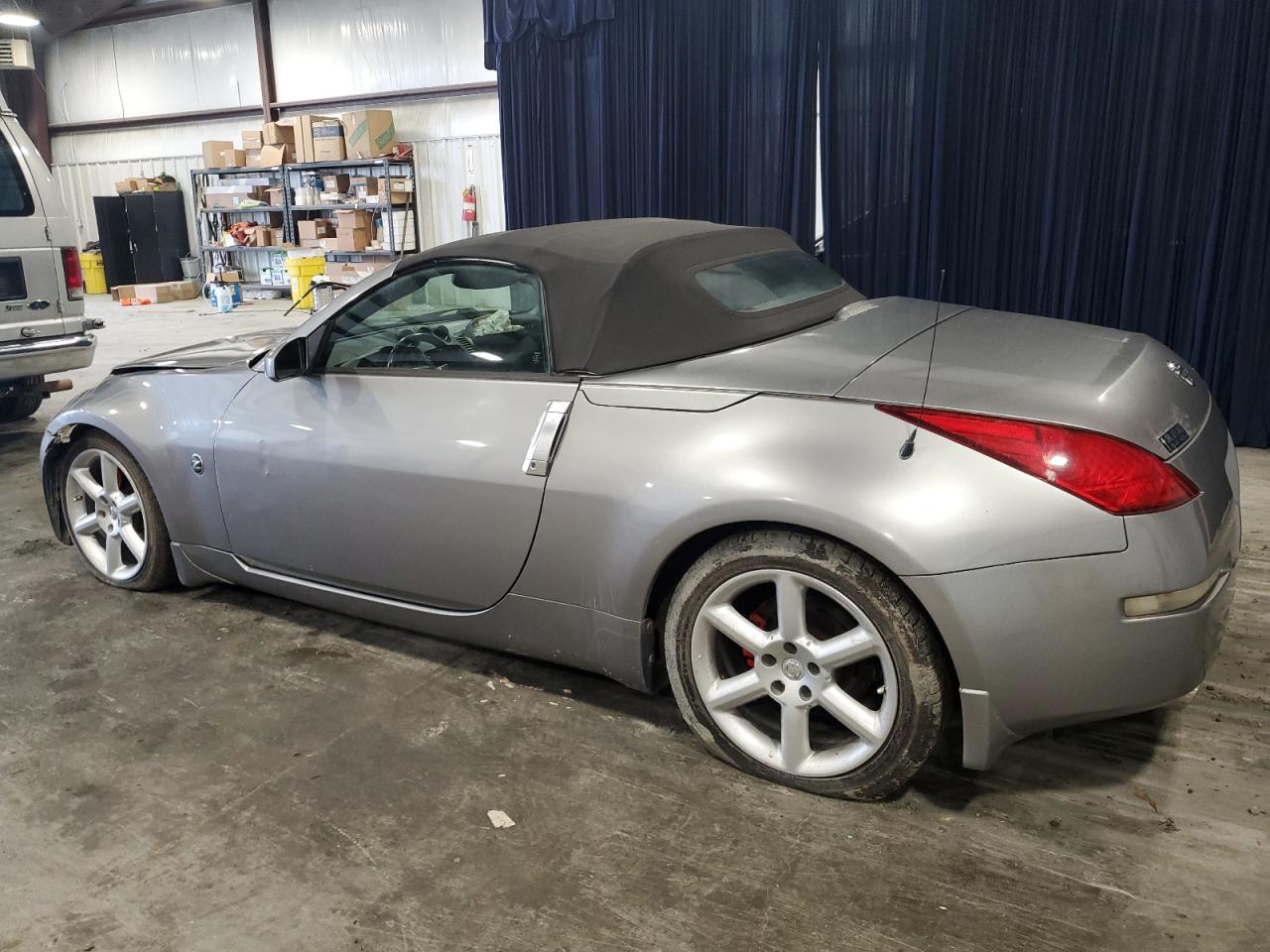 2004 Nissan 350Z - Image 2