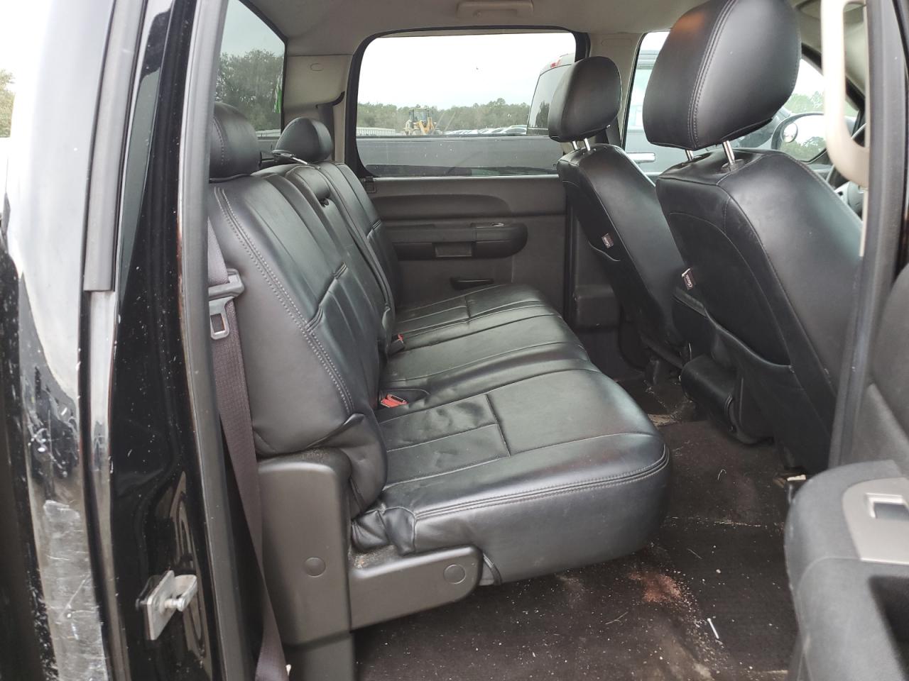 2012 Chevrolet Silverado - Image 10