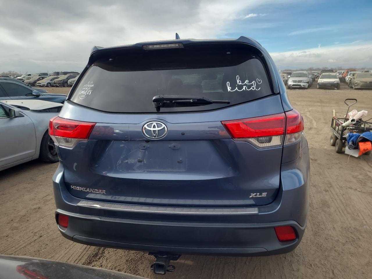 2018 Toyota Highlander Se VIN: 5TDKZRFH5JS236285 Lot: 38216544