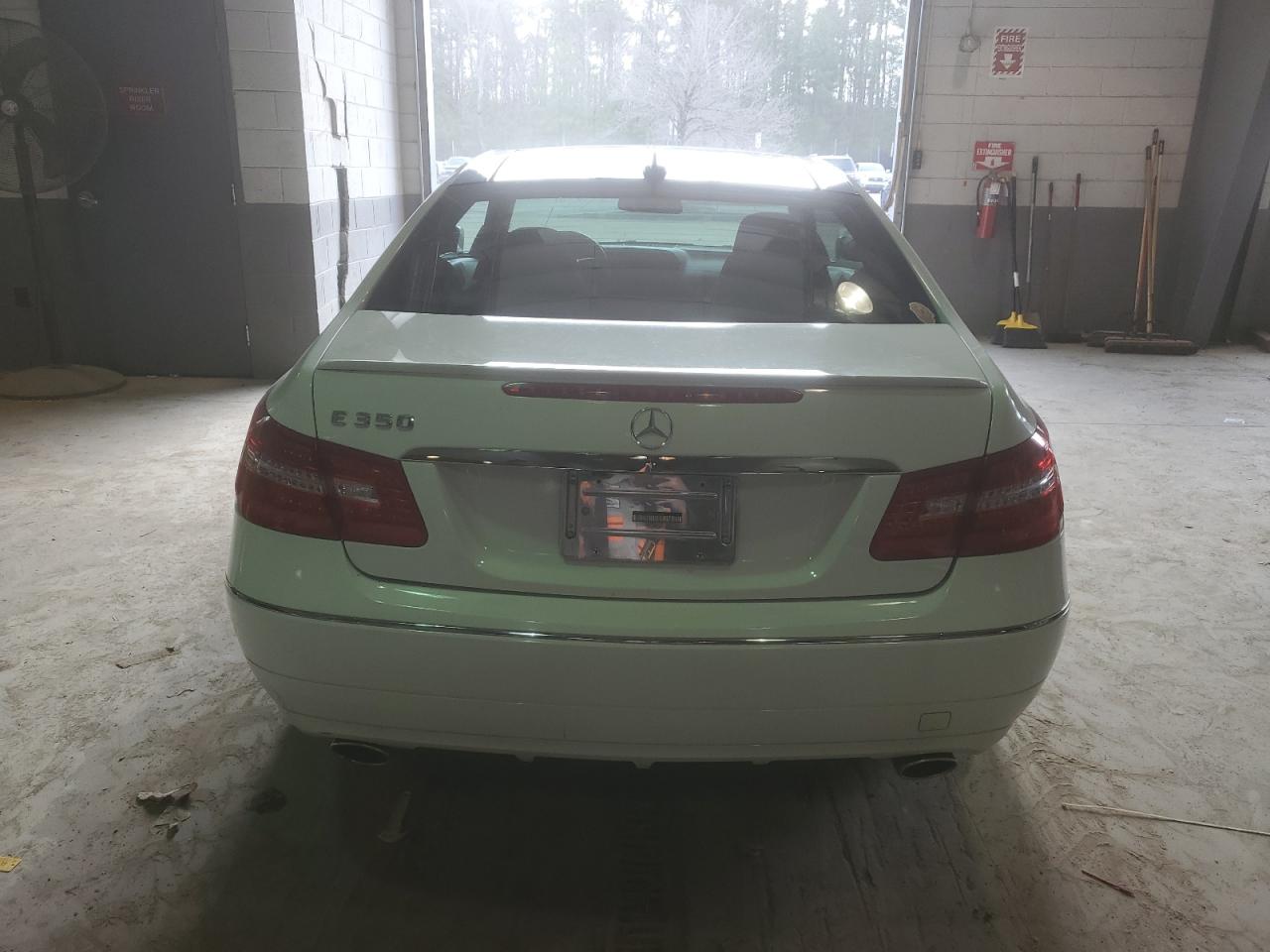 2011 Mercedes-Benz E 350 VIN: WDDKJ5GBXBF074574 Lot: 40515944