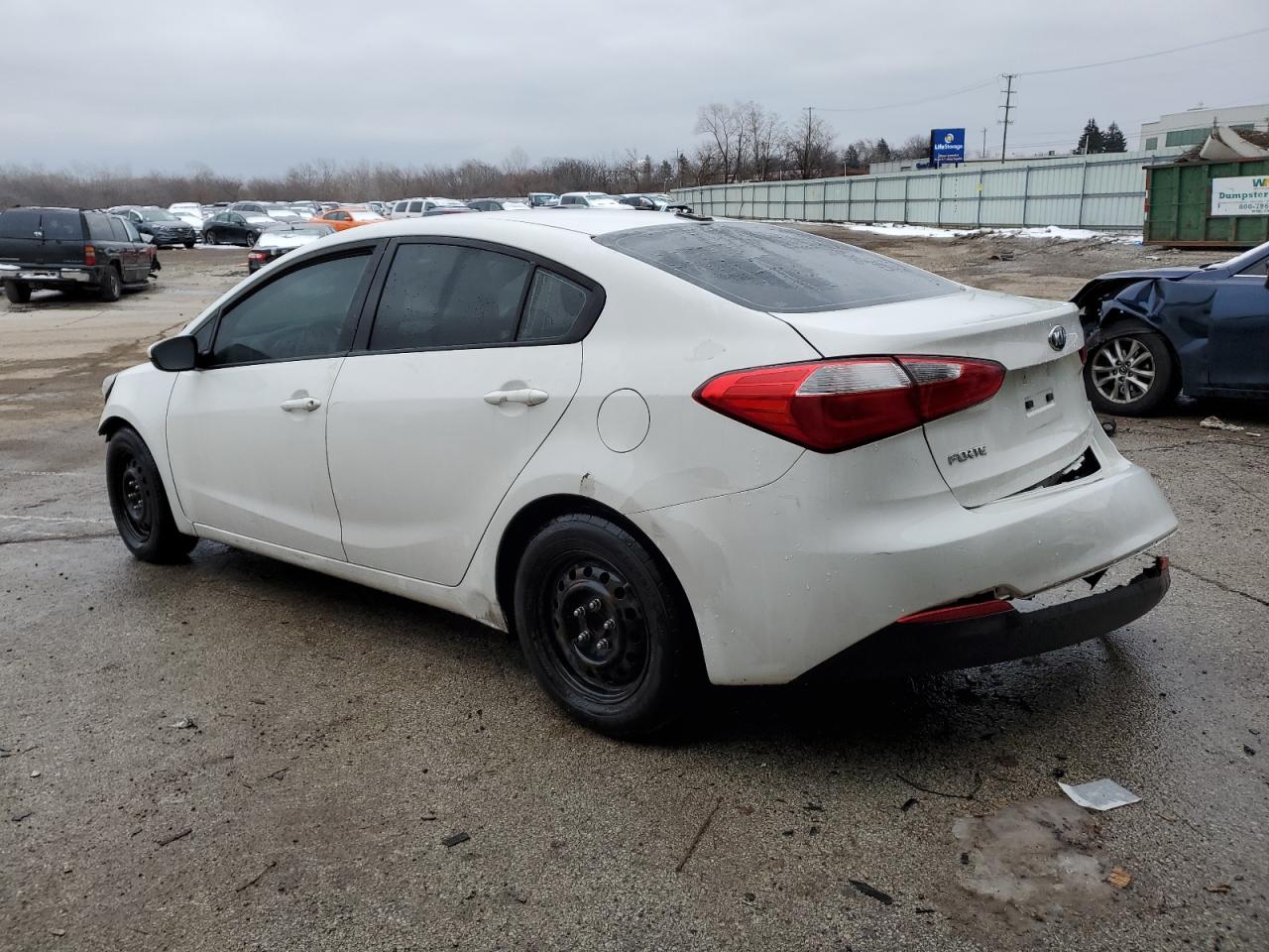 KNAFK4A63G5615652 2016 KIA FORTE - Image 2