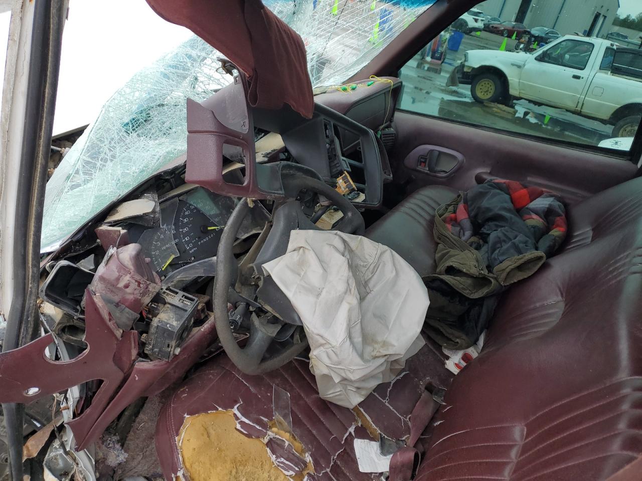 1997 GMC Sierra C1500 VIN: 1GTEC14W0VZ542073 Lot: 39483504