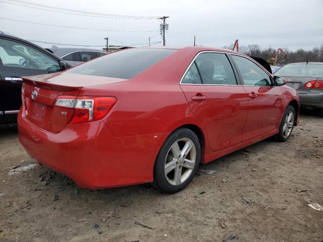 Седани TOYOTA CAMRY 2014 Червоний