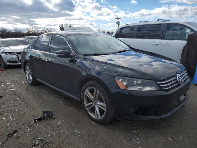 Седаны VOLKSWAGEN PASSAT 2015 Черный