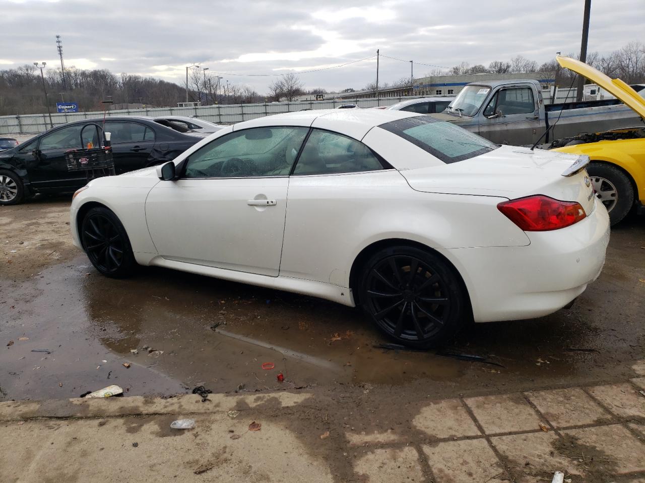 2015 Infiniti Q60 Base VIN: JN1CV6FE0FM810219 Lot: 81809933