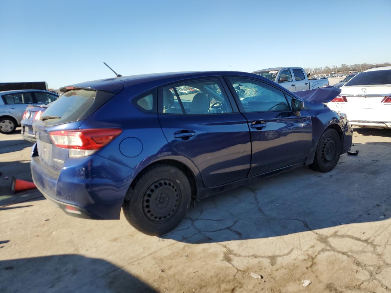 4S3GTAA6XJ3702888 2018 Subaru Impreza