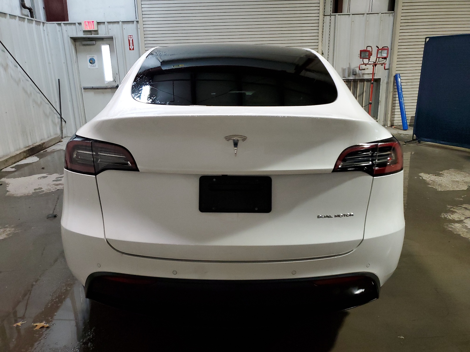 7SAYGDEE0NF385579 2022 Tesla Model Y