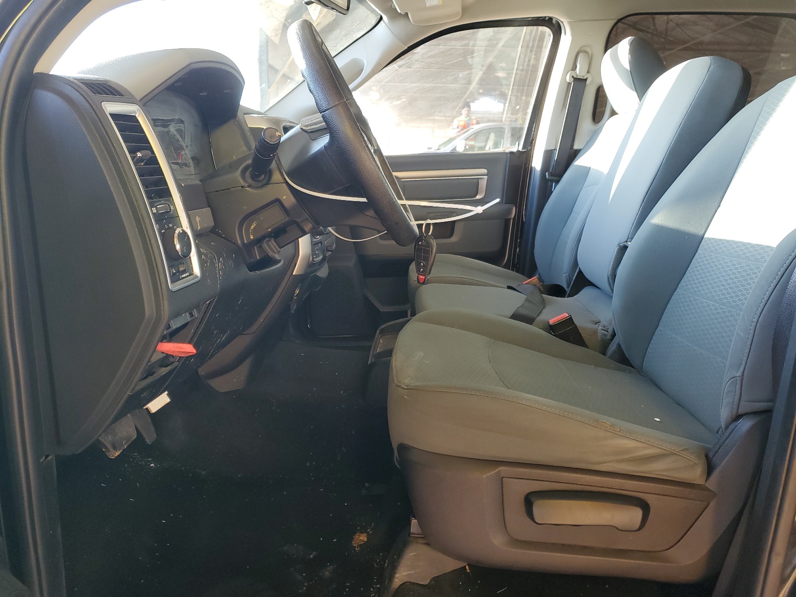 1C6RR7LG2GS261585 2016 Ram 1500 Slt