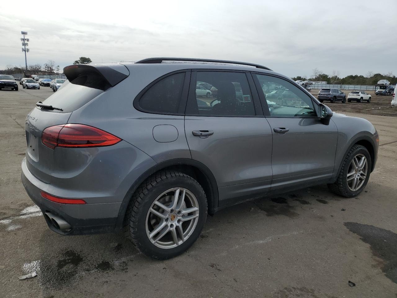 2017 Porsche Cayenne S VIN: WP1AB2A24HLA52539 Lot: 39405384