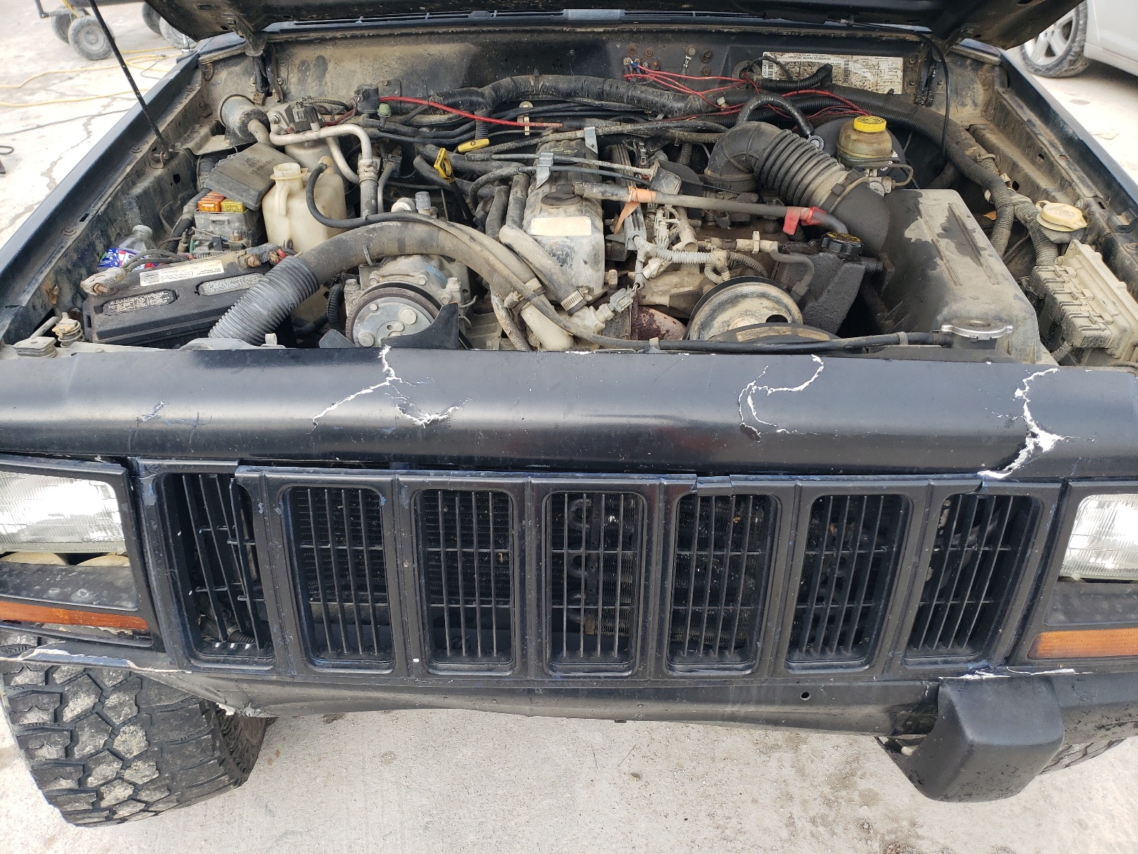 1J4FF58S0YL176126 2000 Jeep Cherokee Classic