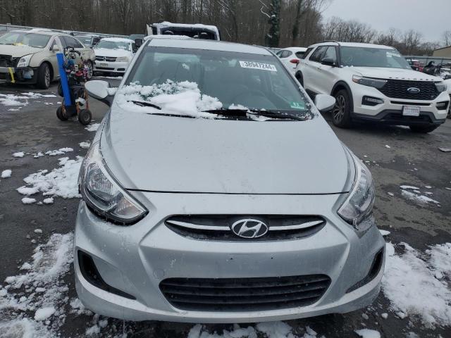 Sedans HYUNDAI ACCENT 2016 Srebrny