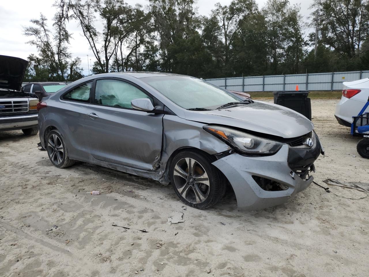 2014 Hyundai Elantra - Image 4