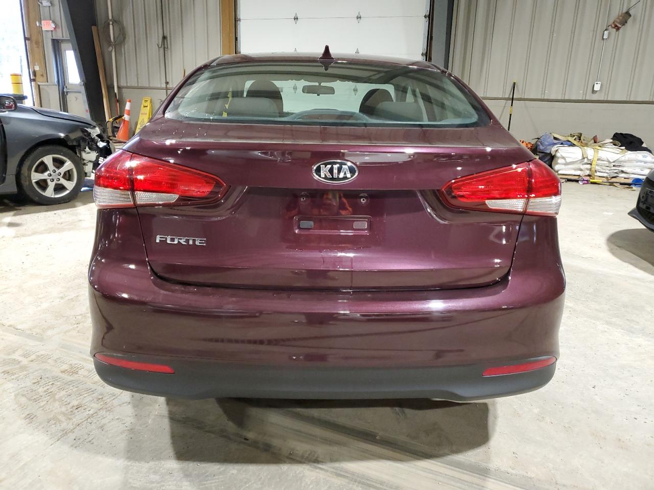 2018 Kia Forte Lx VIN: 3KPFK4A75JE196369 Lot: 76865774