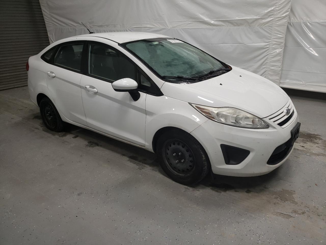 VIN 3FADP4AJ5DM175221 2013 FORD FIESTA no.4