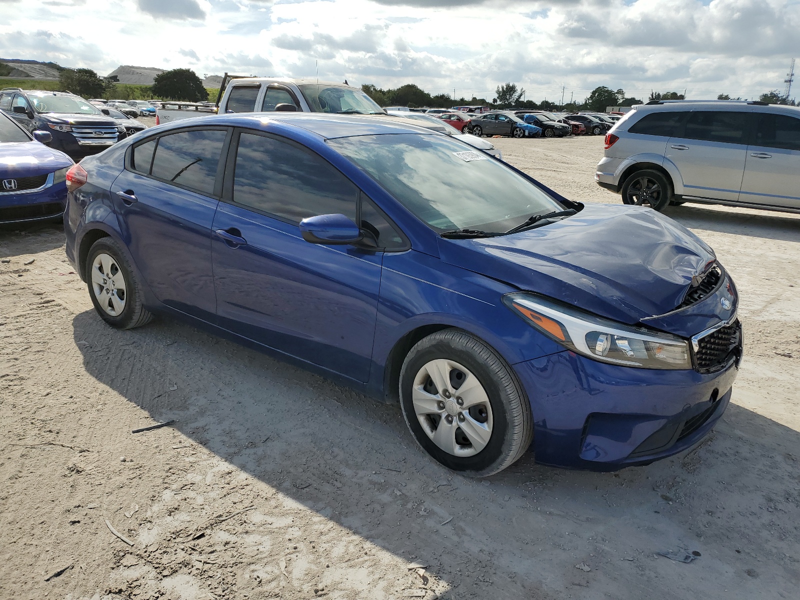 3KPFK4A7XHE133441 2017 Kia Forte Lx