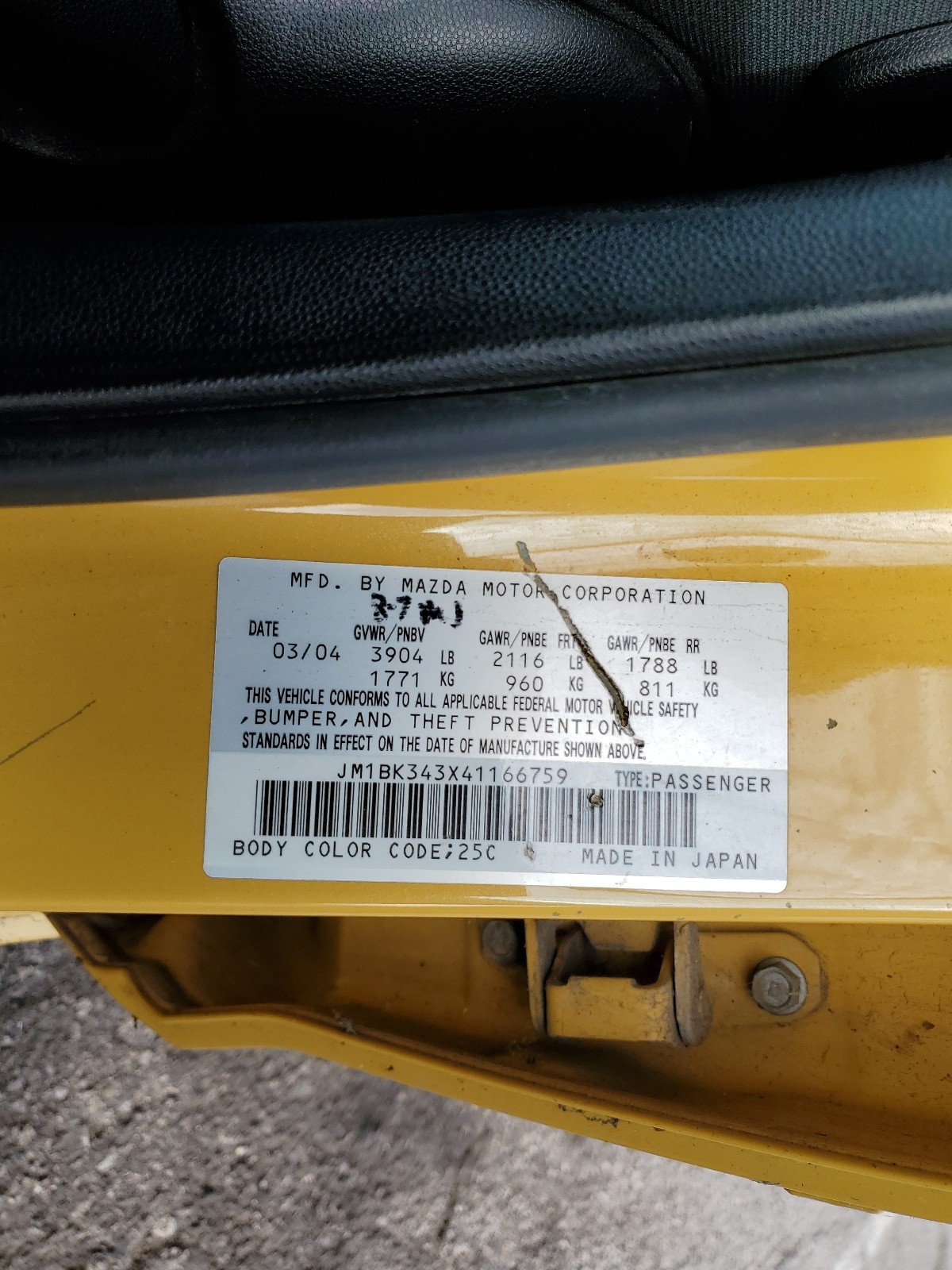 JM1BK343X41166759 2004 Mazda 3 Hatchback