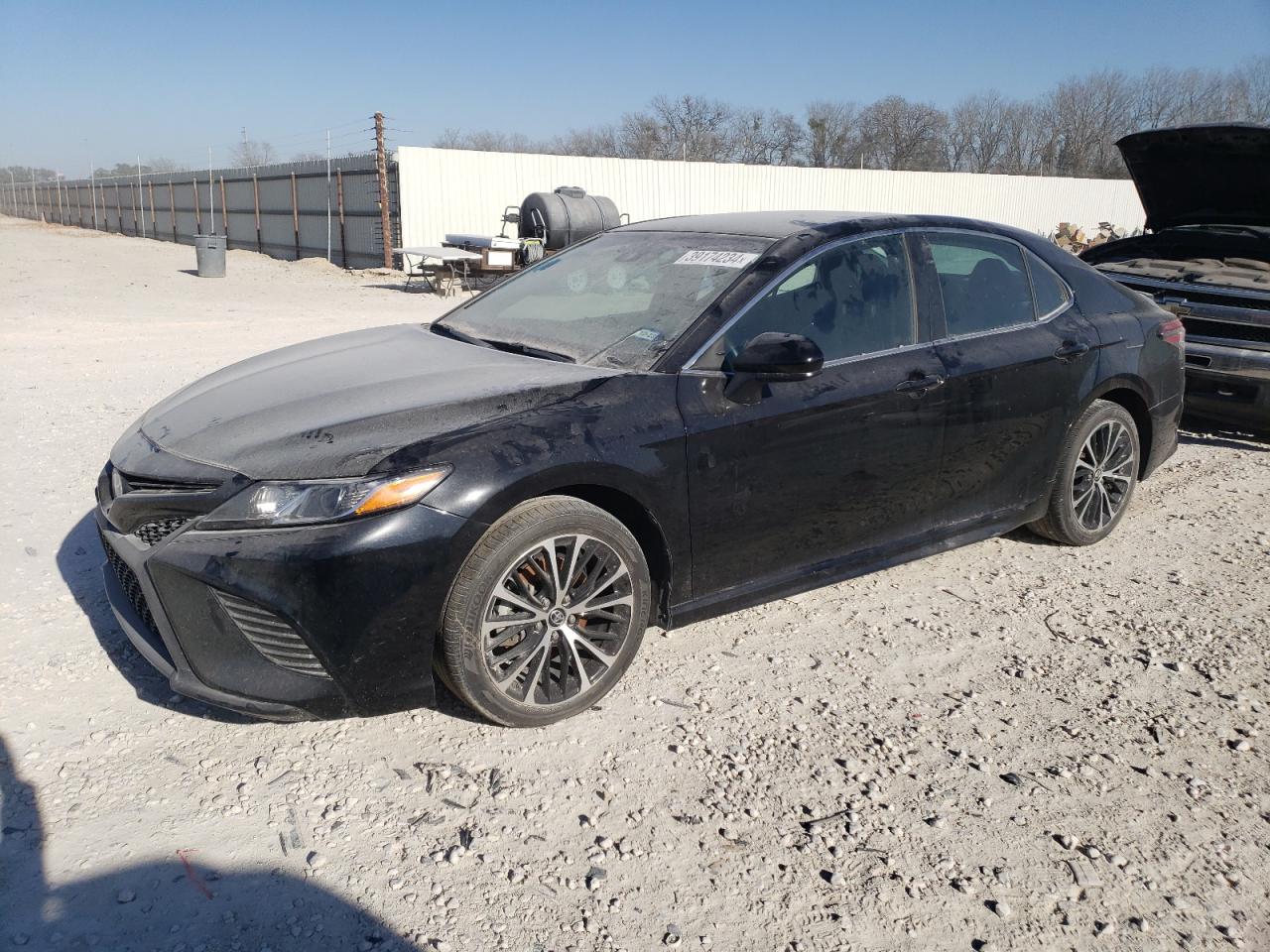 4T1B11HK5JU151164 2018 TOYOTA CAMRY - Image 1