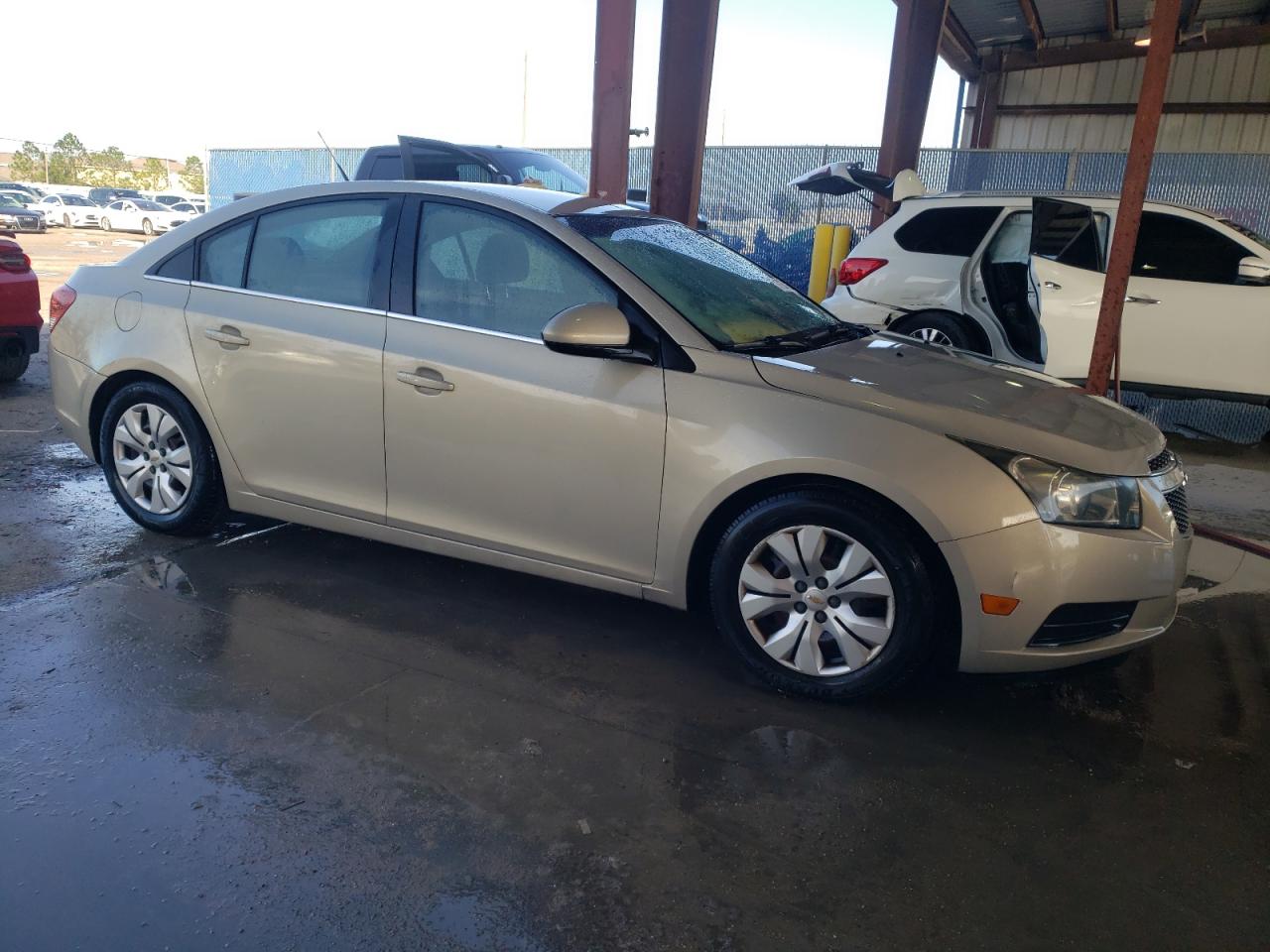 2012 Chevrolet Cruze - Image 4
